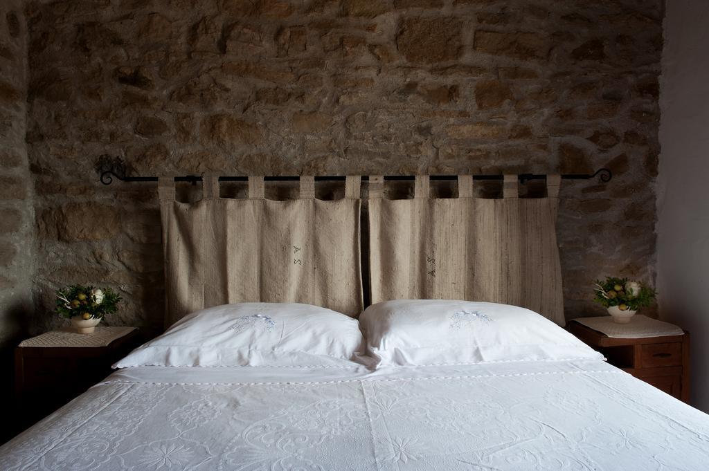 Domu Antiga Bed & Breakfast Gergei ภายนอก รูปภาพ