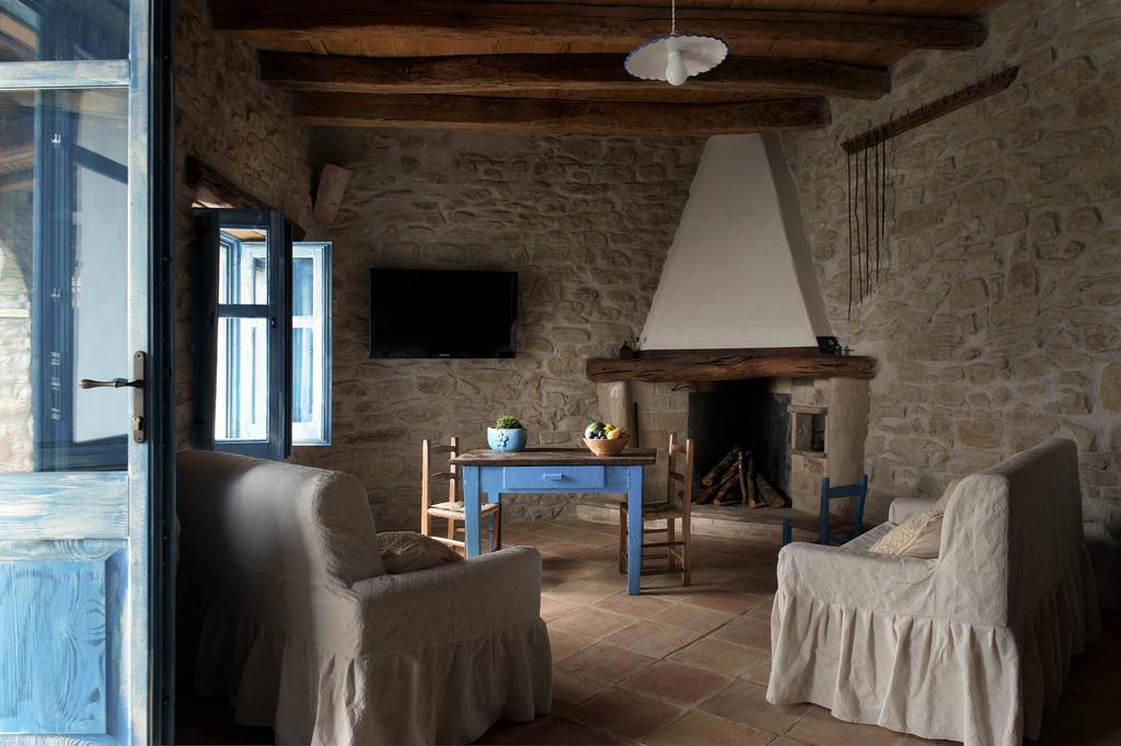 Domu Antiga Bed & Breakfast Gergei ภายนอก รูปภาพ